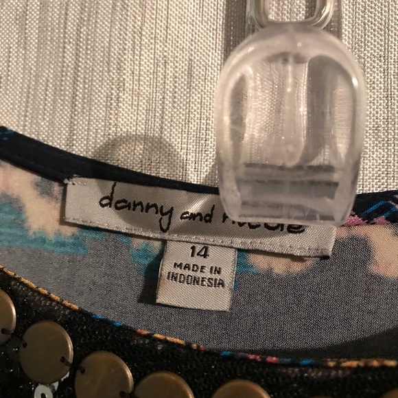 Unique Print Shirt/Festive/Cute/ Work Attire Sz 14 - Picture 3 of 3